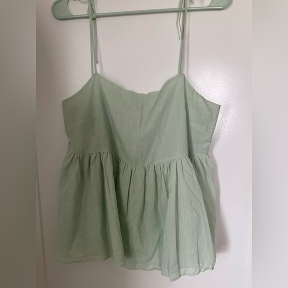 Green Loft Top - Picture 5 of 6